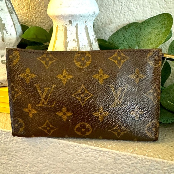 - Louis Vuitton Monogram Poche Toilette 15 Cosmetics Pouch Purse/ - Picture 1 of 14